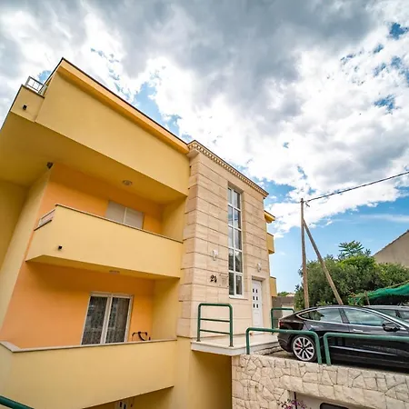 Vesna Gradac (Split-Dalmatia)