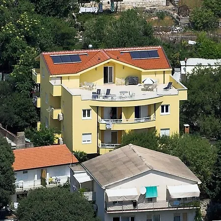 Vesna * Gradac (Split-Dalmatia)