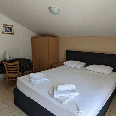 Vesna * Gradac (Split-Dalmatia)