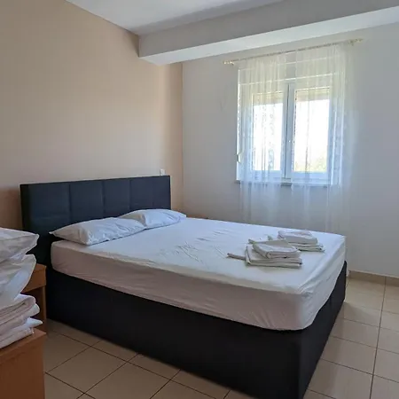 Vesna * Gradac (Split-Dalmatia)